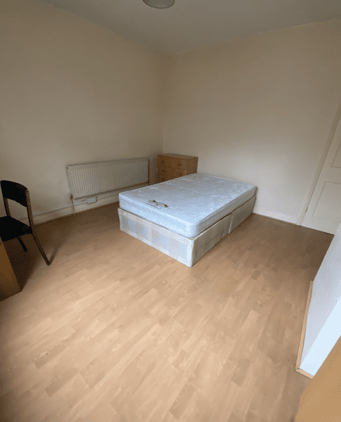 Room Welton Grove in Leeds