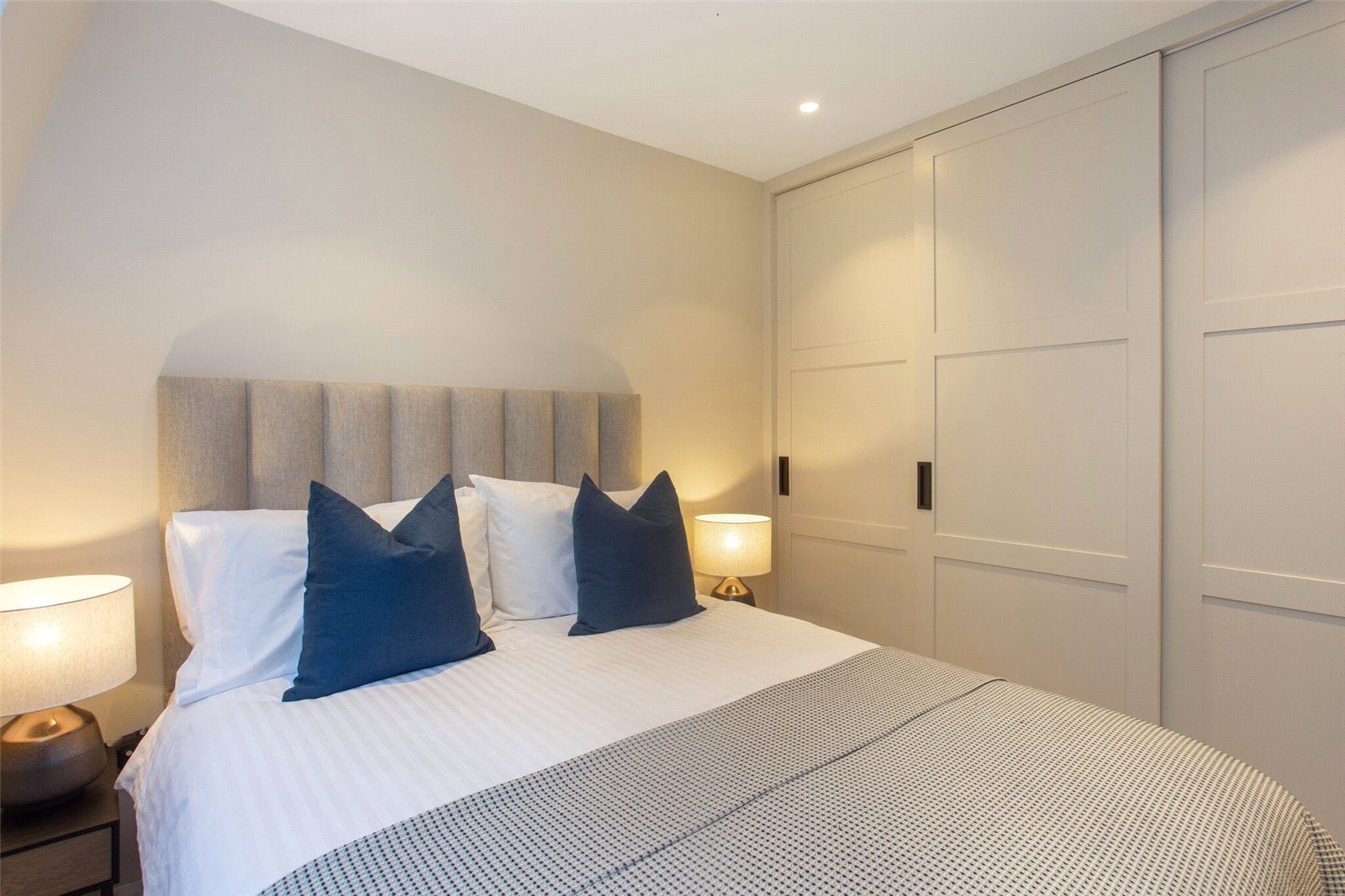 Flat Langland Gardens in Greater London