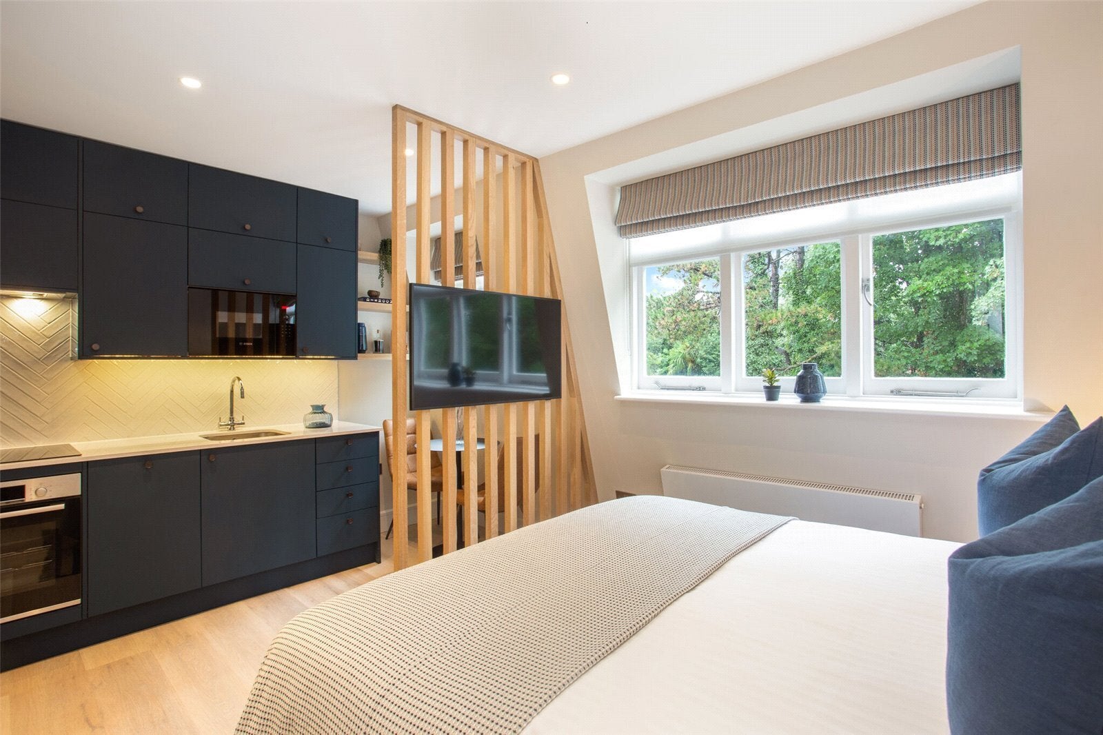 Flat Langland Gardens in Greater London