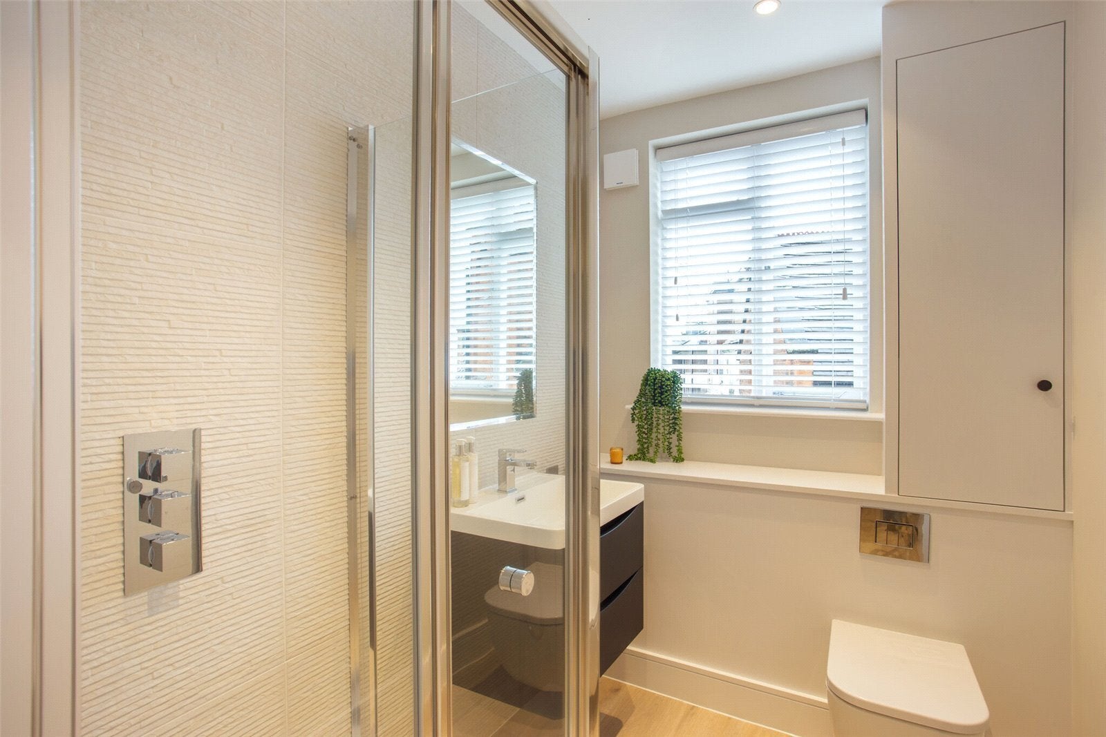 Flat Langland Gardens in Greater London