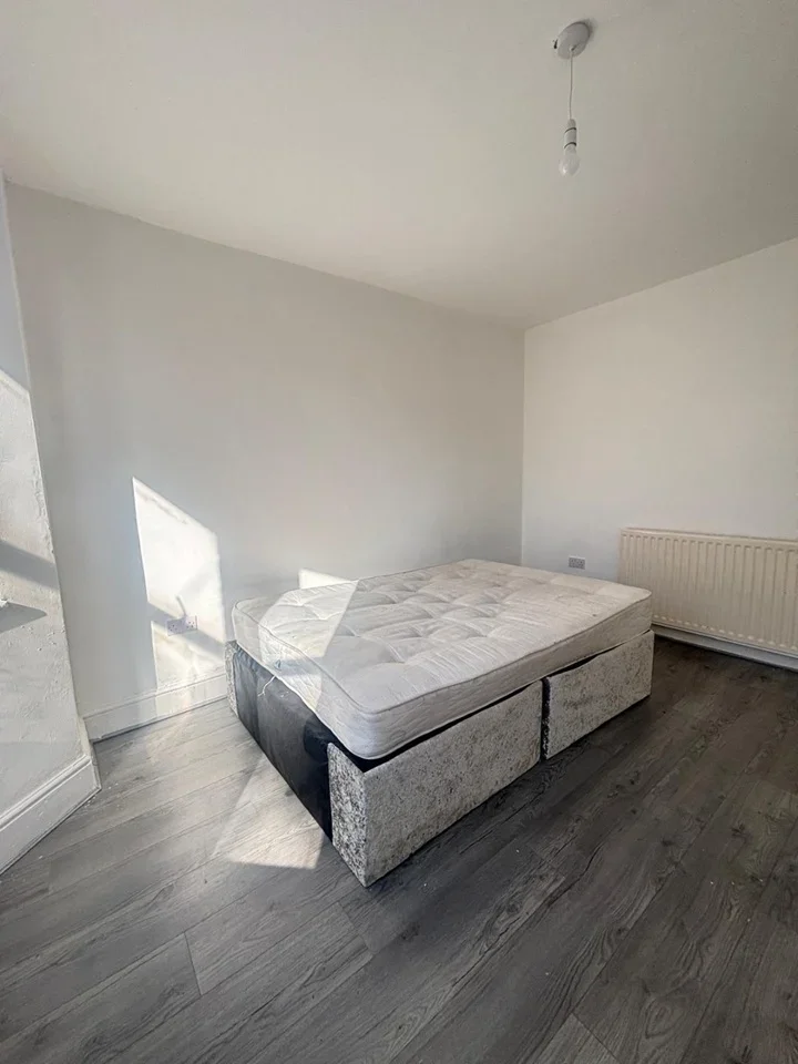 Room Francis Street in Luton