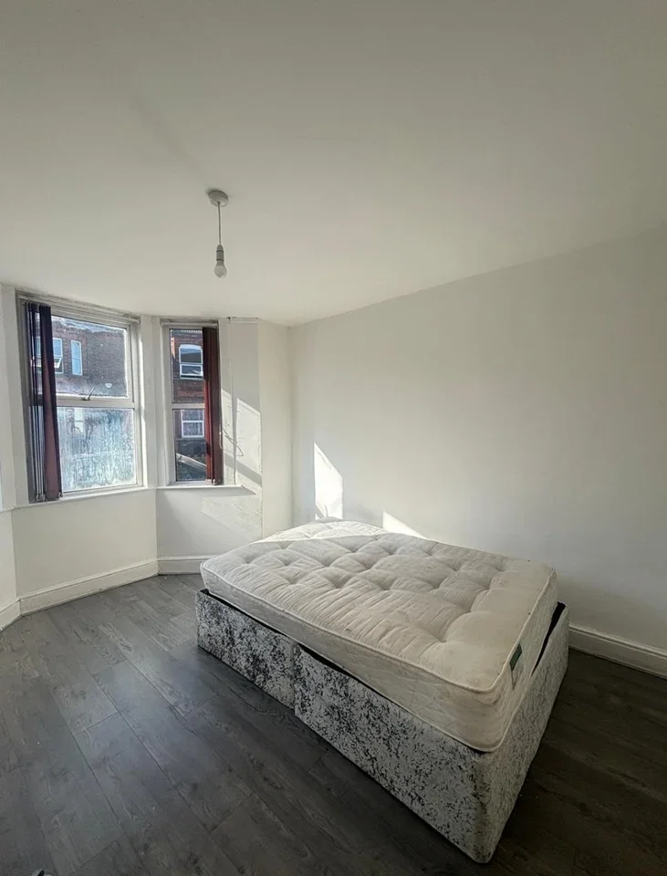 Room Francis Street in Luton