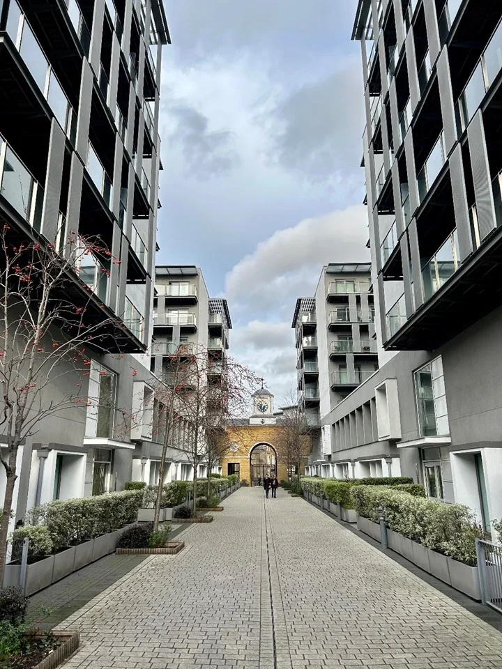 Flat Duke of Wellington Avenue in Greater London