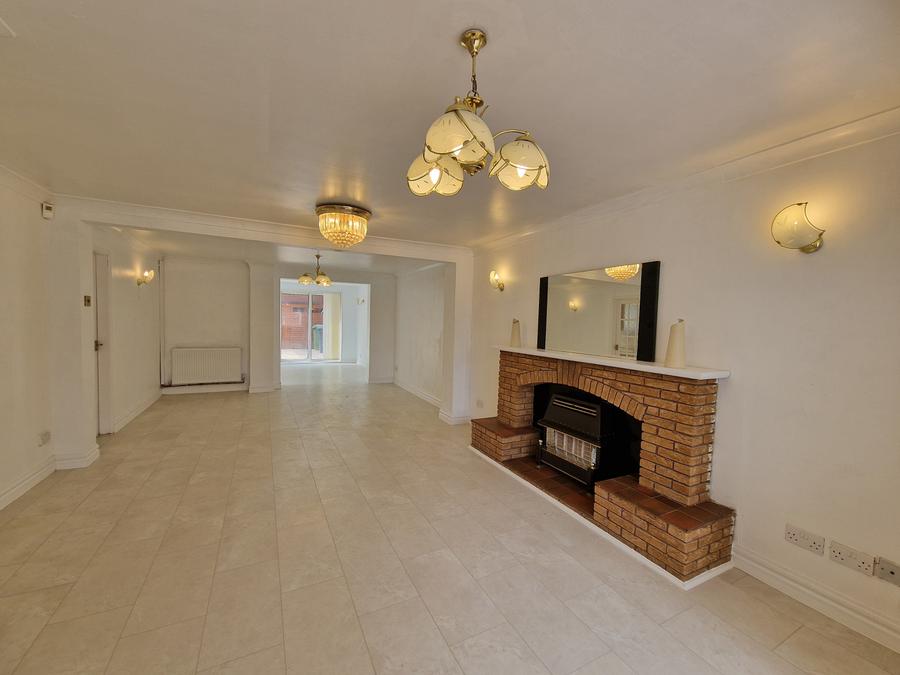 House Byfleet Close in Wolverhampton