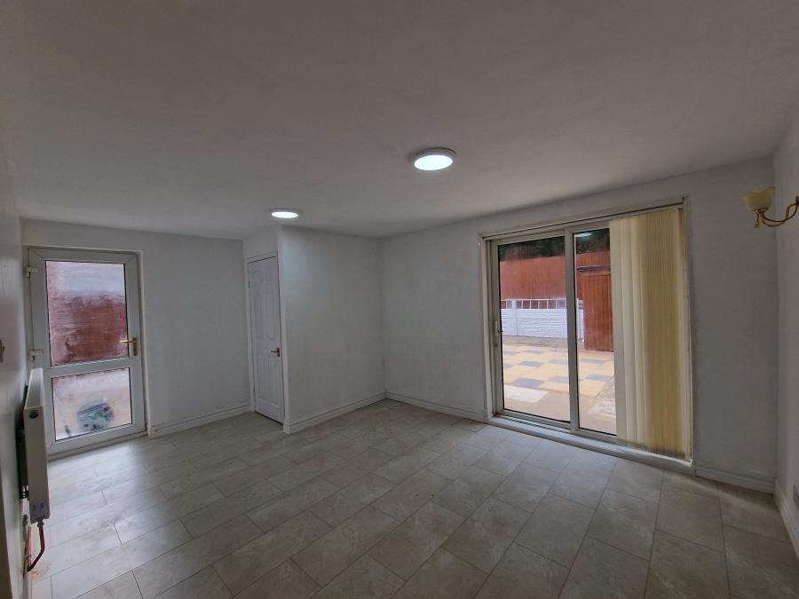 House Byfleet Close in Wolverhampton