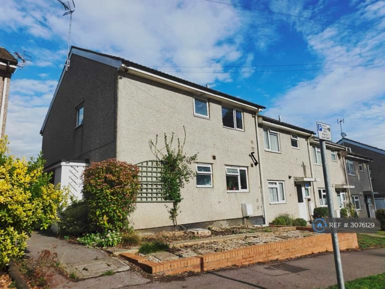 Flat Falkland Road in Chandler's Ford