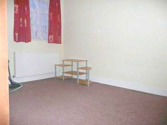 Flat Salisbury Road in Greater London