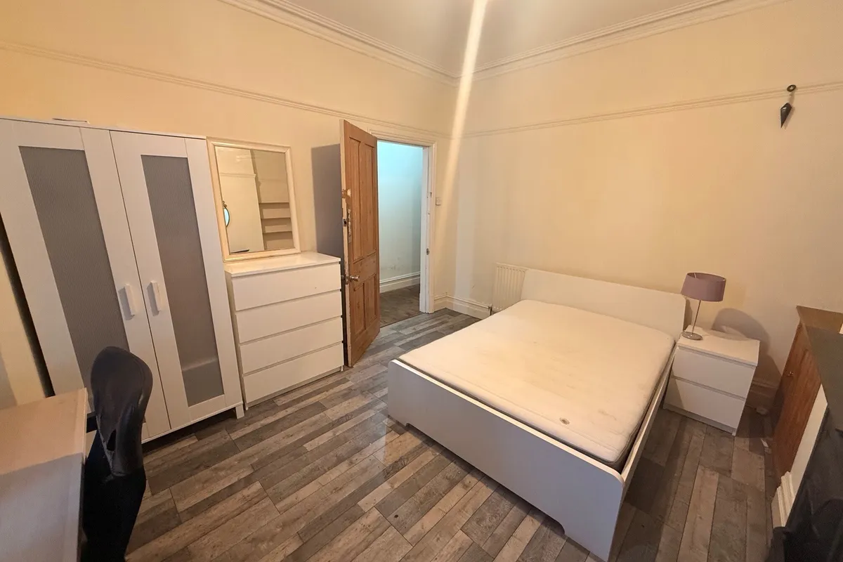 Room Russell Street in Charnwood