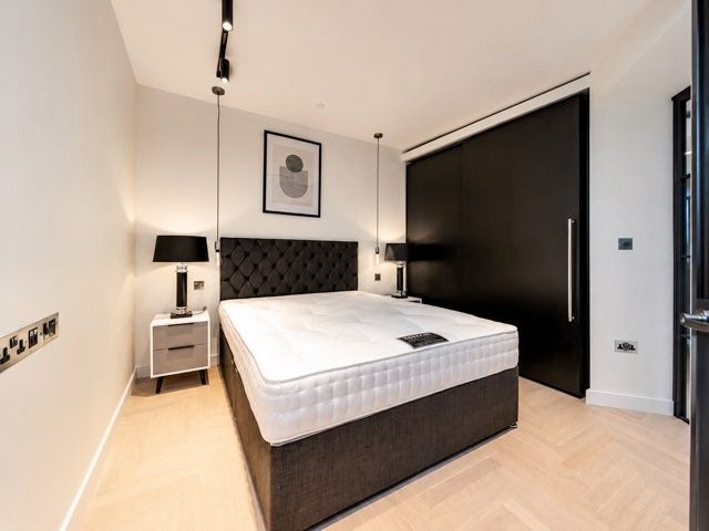 Flat Earl Street in Greater London