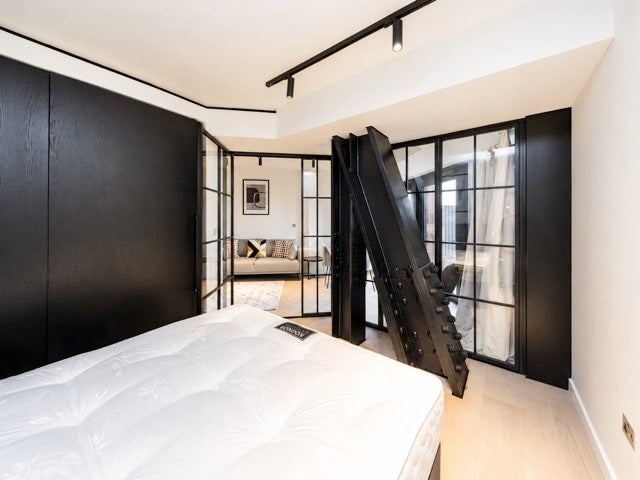 Flat Earl Street in Greater London
