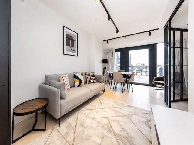 Flat Earl Street in Greater London
