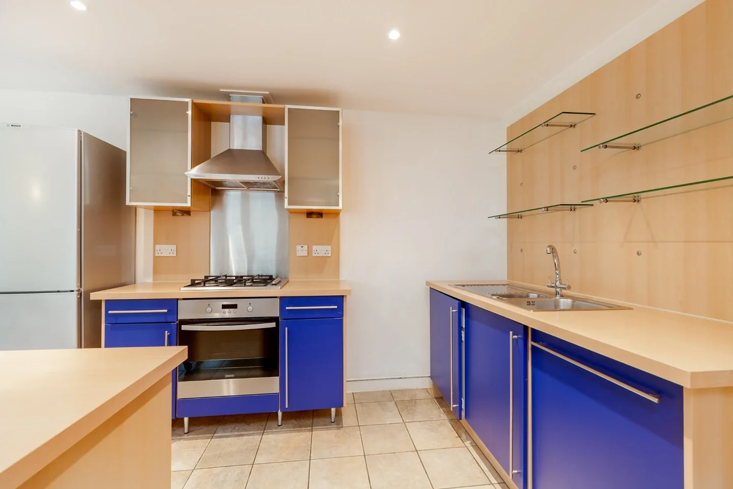 Flat Hopton Road in Greater London