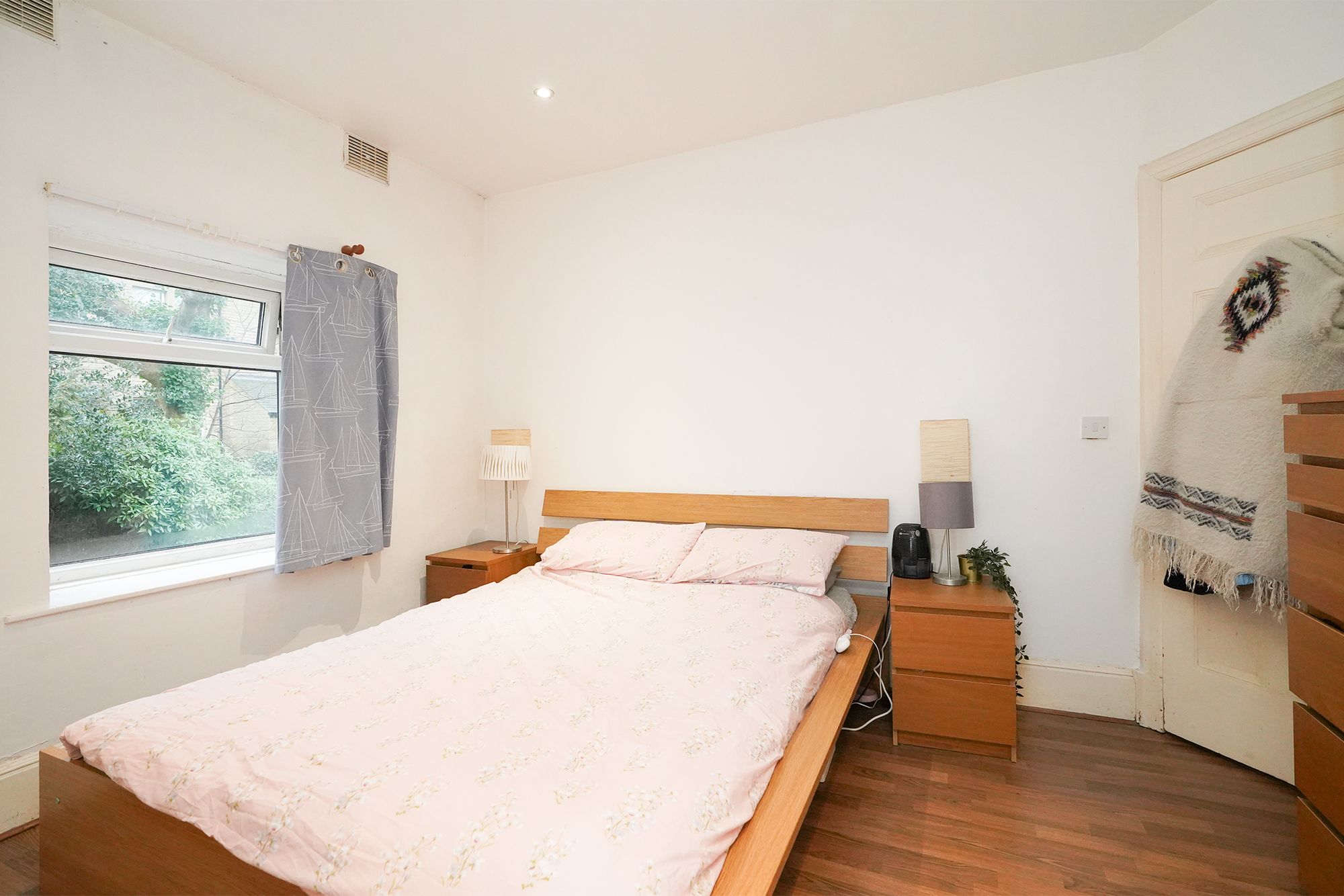 Flat Tapton Crescent Road in Sheffield