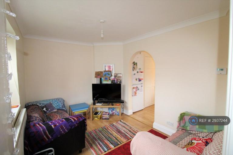 Room Southall Avenue in Brighton