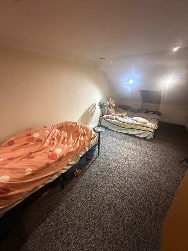 Room Boleyn Road in Greater London