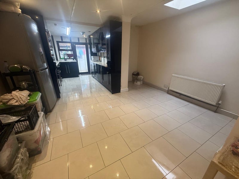 Room Boleyn Road in Greater London