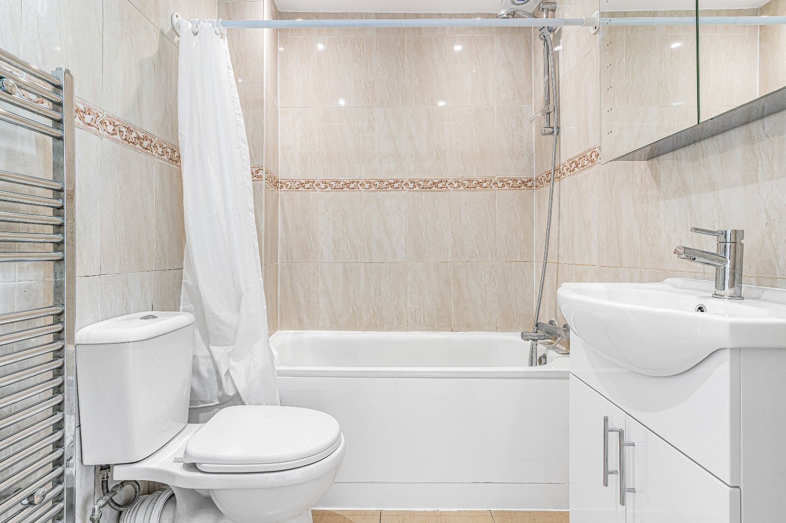 Flat Oseney Crescent in Greater London