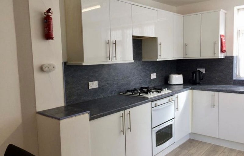 Room Tollgate Close in Birmingham