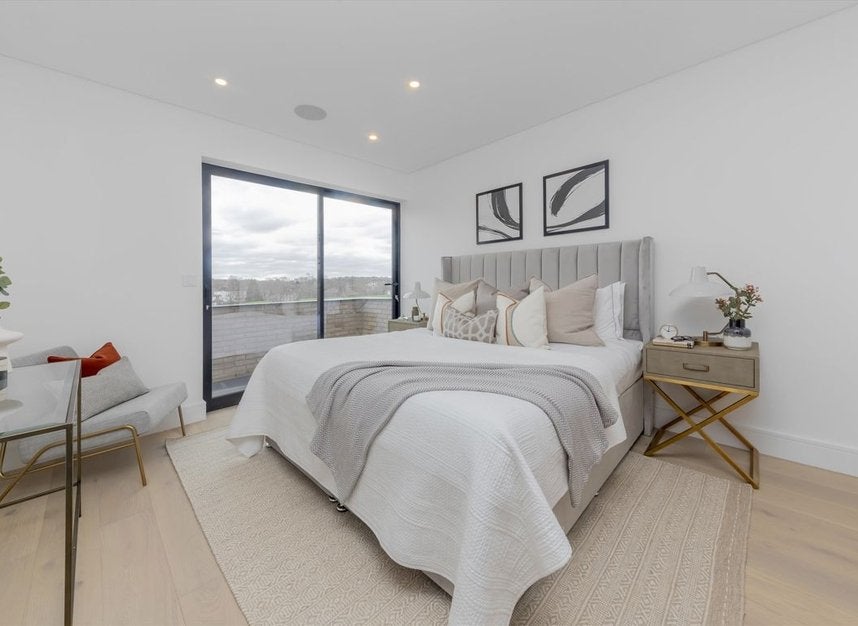 Flat Gulliver Place in Greater London