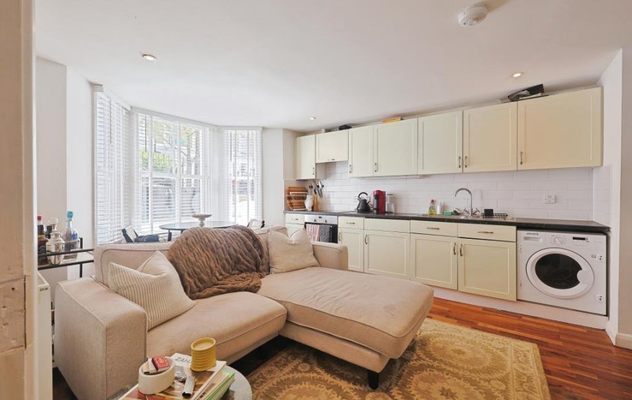 Flat Chesterton Road in London
