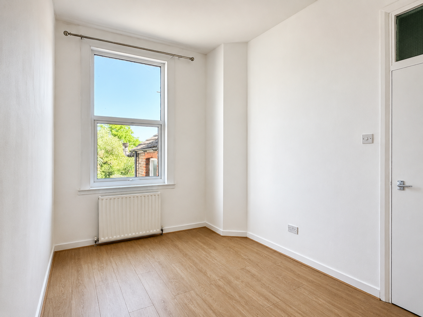 Flat Arthur Road in Greater London