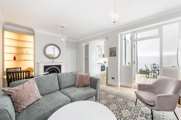 Flat Castle Lane in City of Westminster