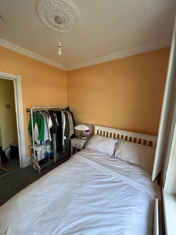 Room Drayton Park in Greater London