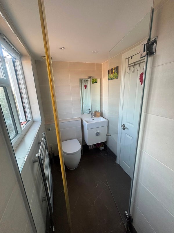 Room Purves Road in Greater London