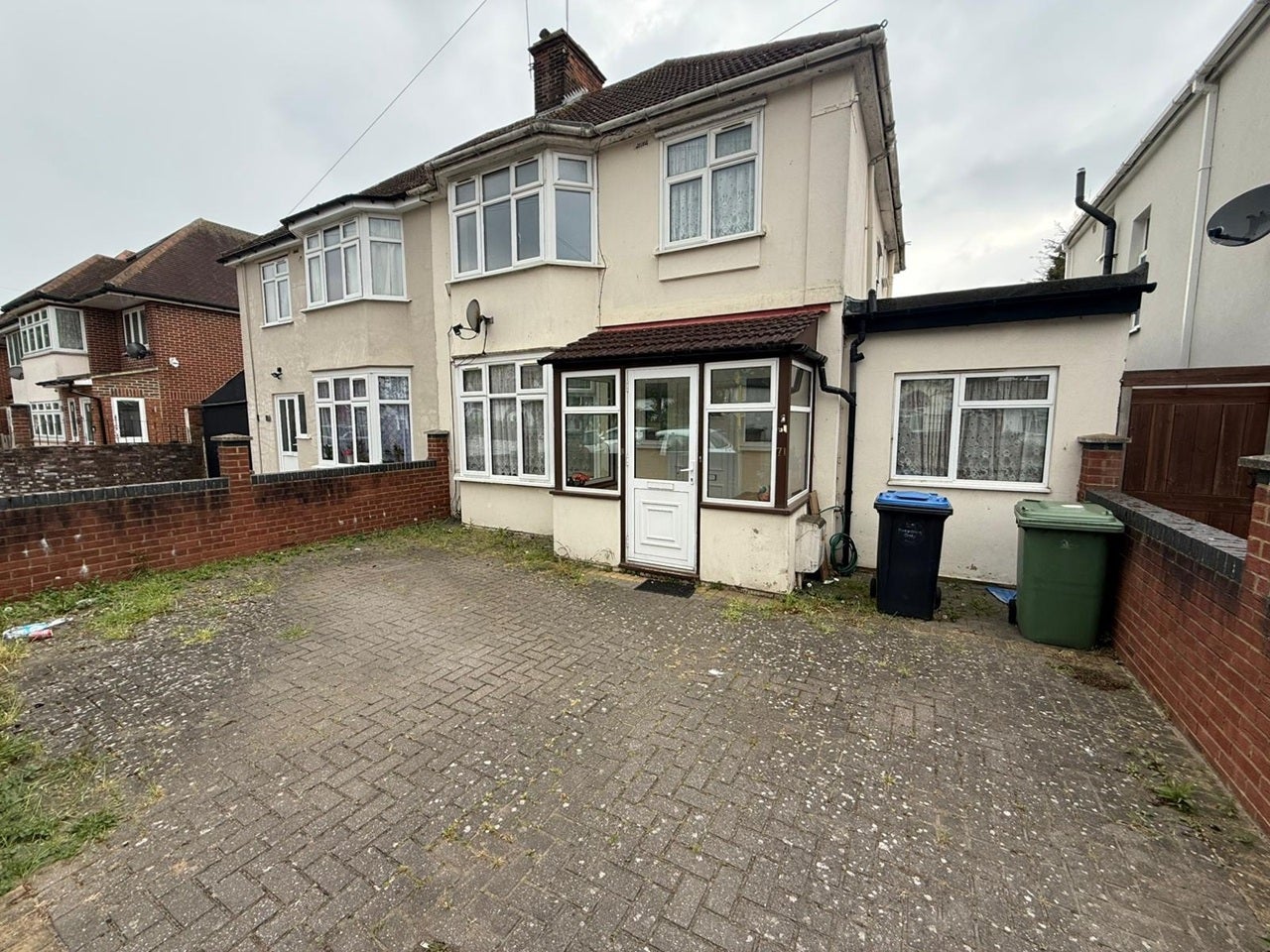 House Norton Road in Greater London
