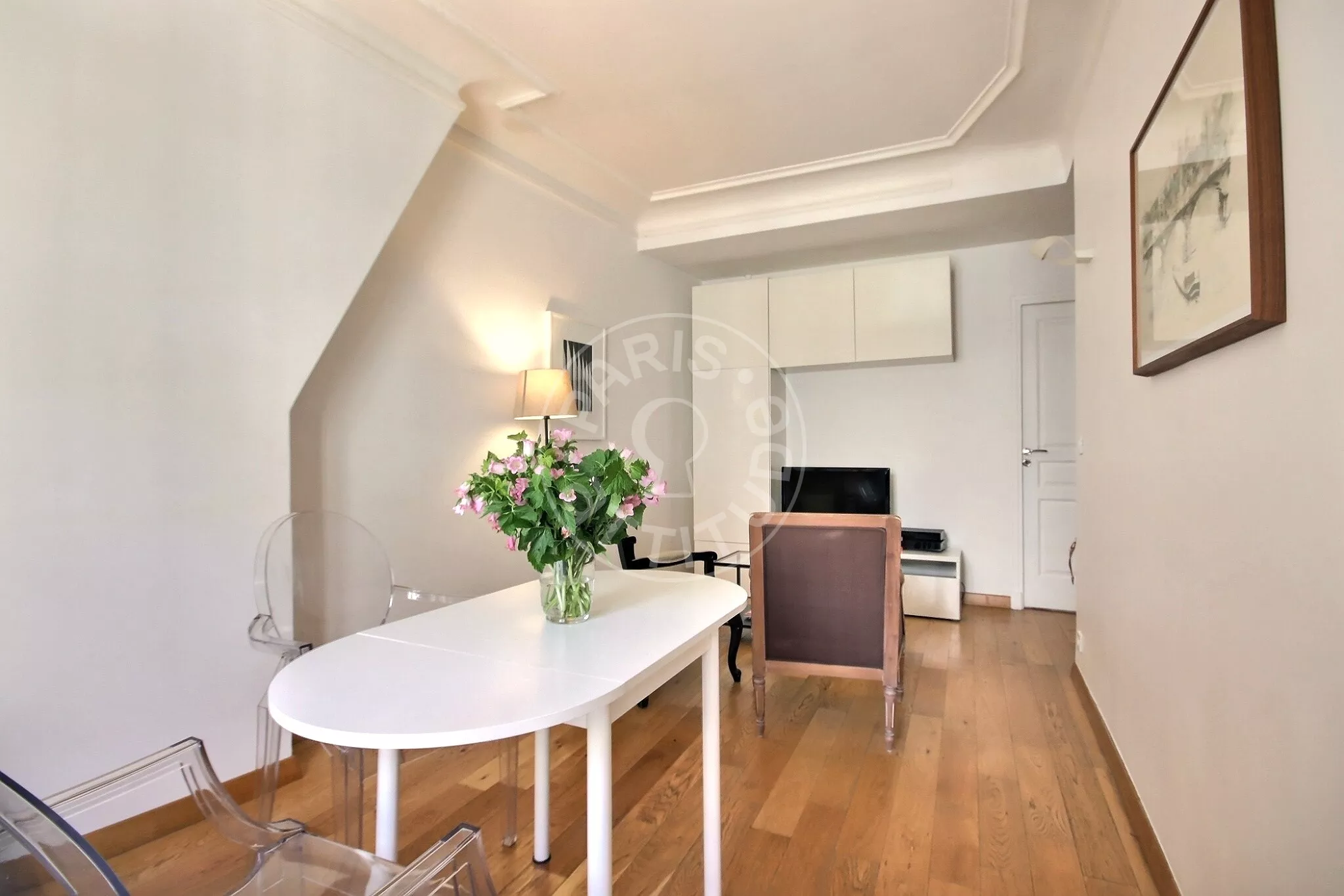 Flat Rue Fustel de Coulanges in Paris