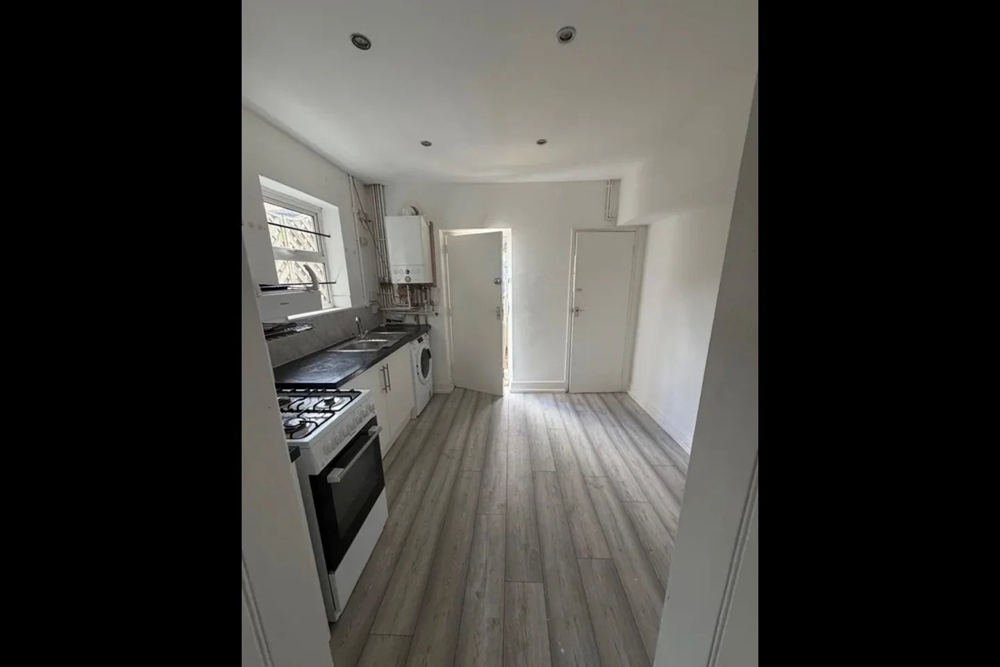 Flat Biddulph Road in Greater London