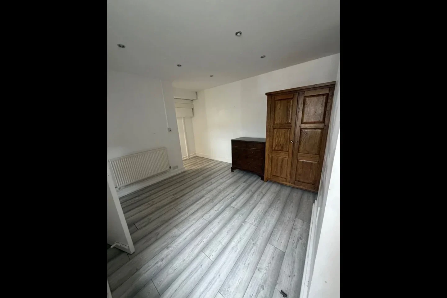 Flat Biddulph Road in Greater London