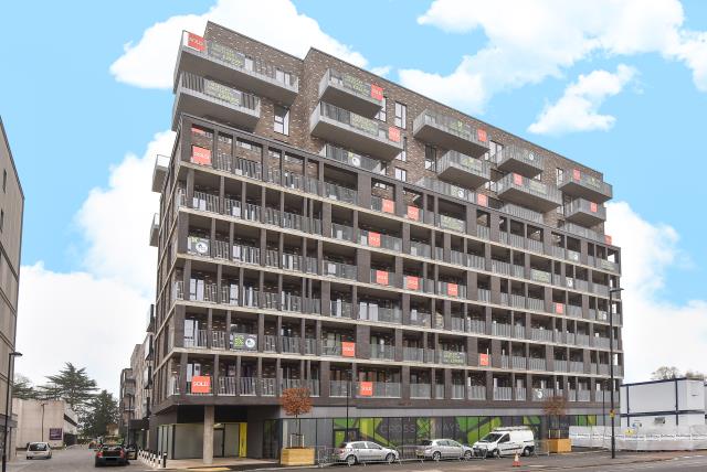 Flat Windsor Road in Slough