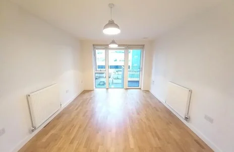 Flat Windsor Road in Slough