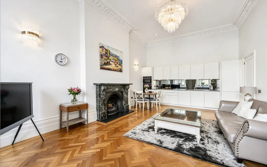 Flat Queen's Gate Terrace in Greater London