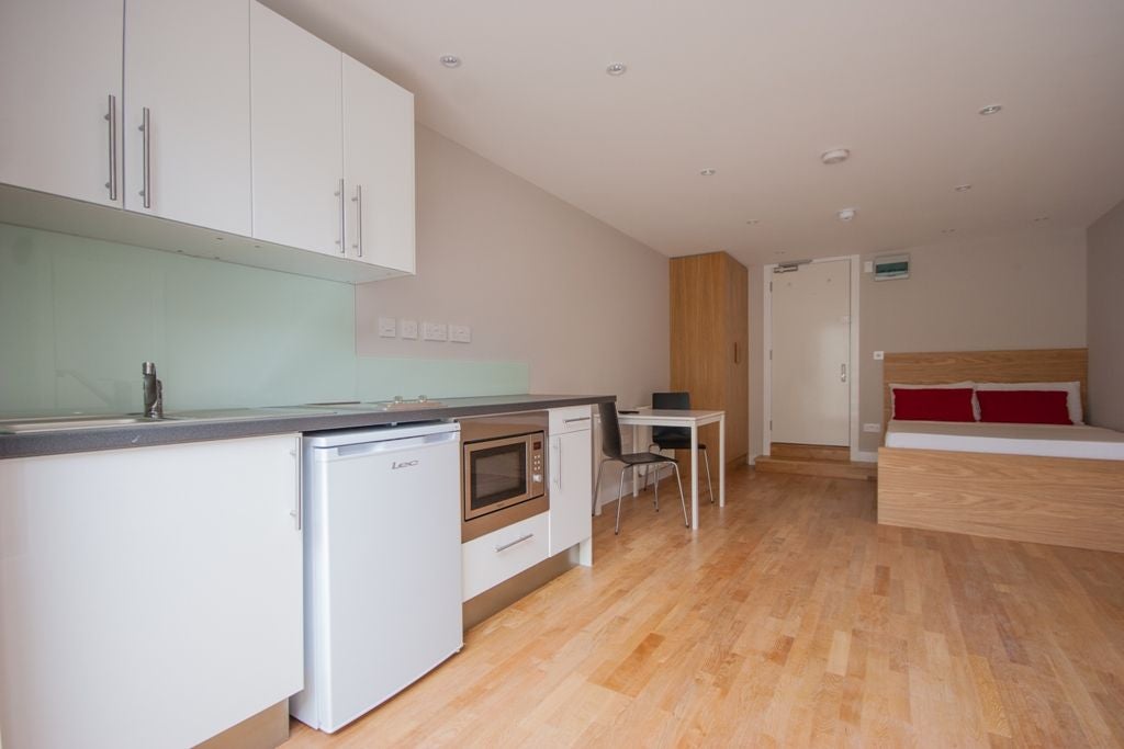 Flat Harrow Road in City of Westminster