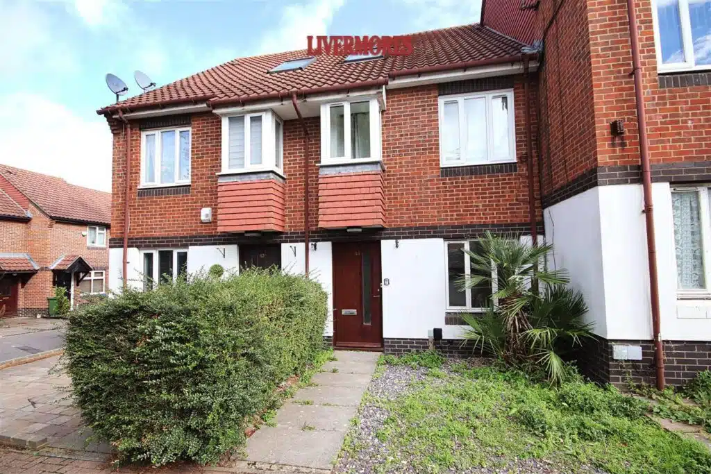 Flat Heatherbank Close in Greater London