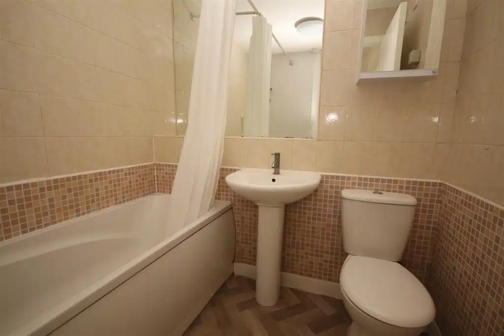 Flat Heatherbank Close in Greater London