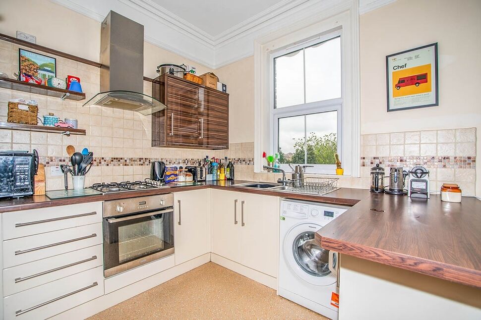 Flat Maidstone Road in Chatham
