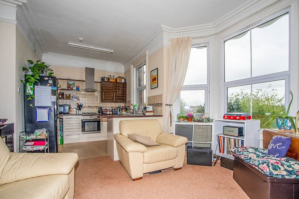 Flat Maidstone Road in Chatham