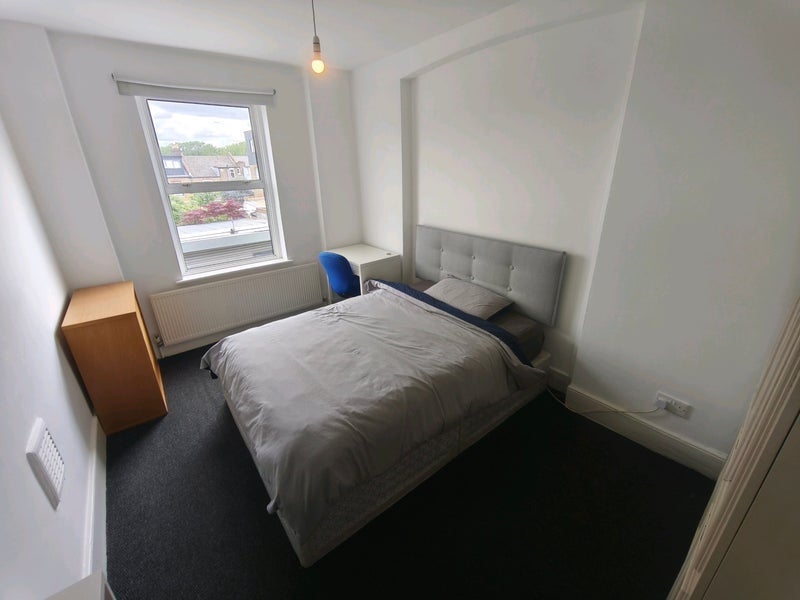 Room Wightman Road in Greater London