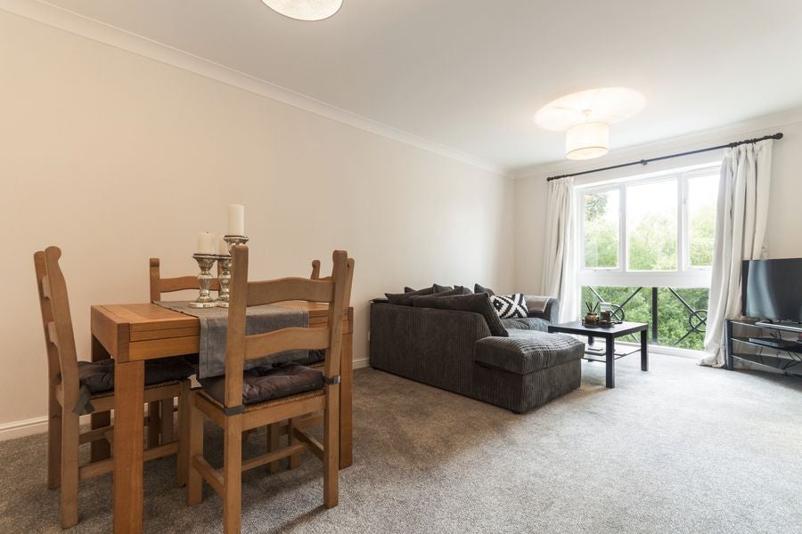 Flat Shaw Park in Crowthorne