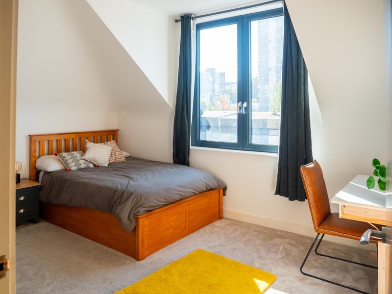 Room Stokes Croft in Bristol