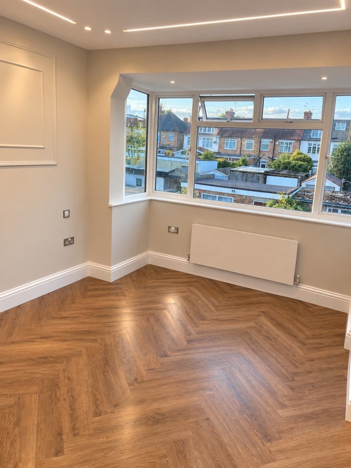 Flat Osidge Lane in Greater London