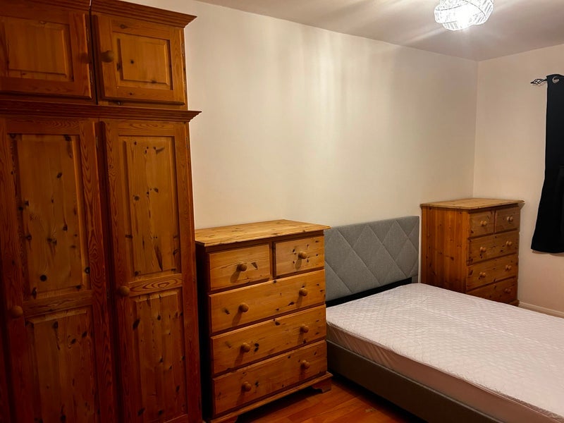 Room Quill Street in Greater London