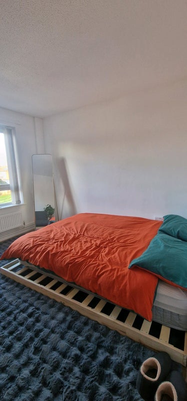 Room Ryehill Close in Nottingham