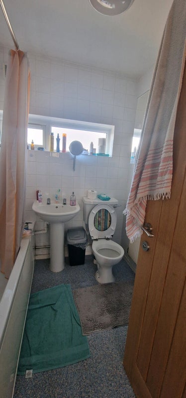 Room Ryehill Close in Nottingham