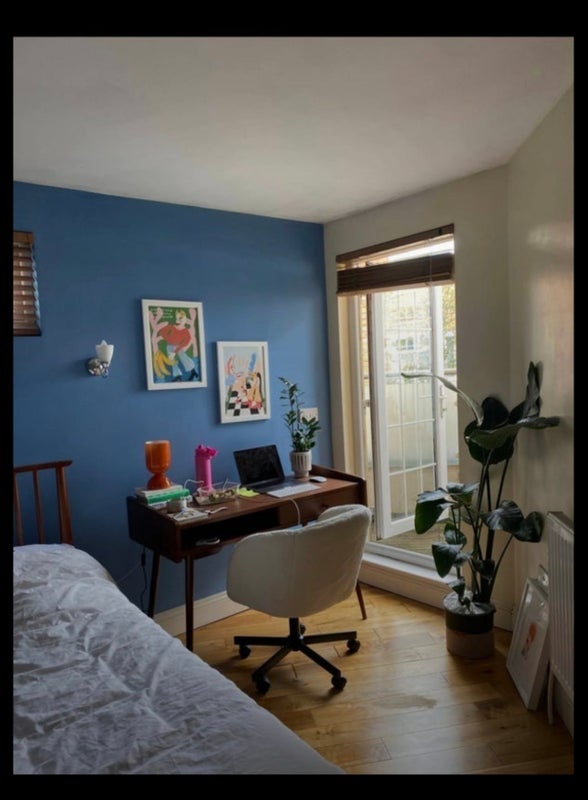 Room Martaban Road in Greater London