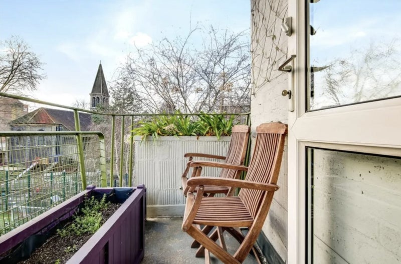 Flat Sewardstone Road in Greater London