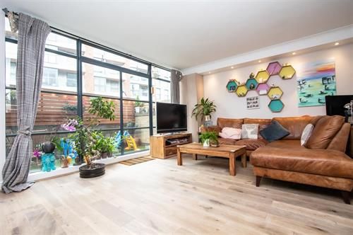 Flat Goat Wharf in London